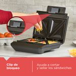 Sanduchera-Black-Decker-de-facil-limpieza-SM602F-1BDLA_2